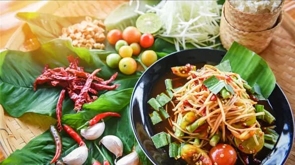 Som tam - sałatka tajska