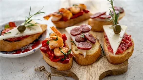Tapas – kanapki w stylu hiszpańskim na 3 sposoby
