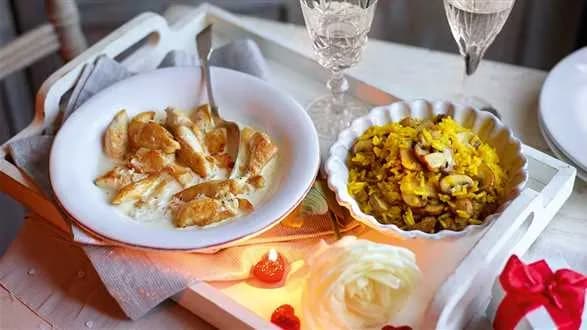 Kurczak w śmietanie z szampanem i pilawem grzybowym