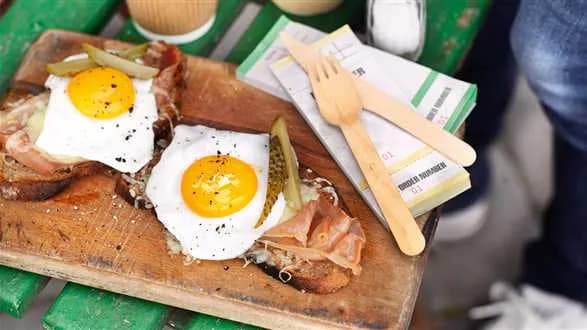 Kanapka z jajkiem sadzonym i serem