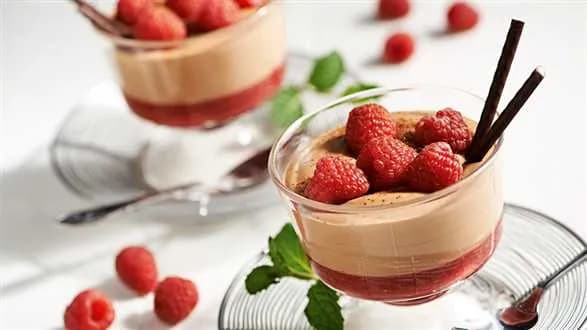 Mus czekoladowy z malinami