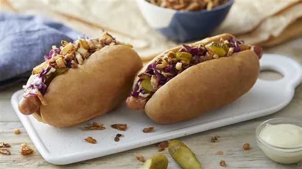 Wegańskie hot dogi w domowych bułkach