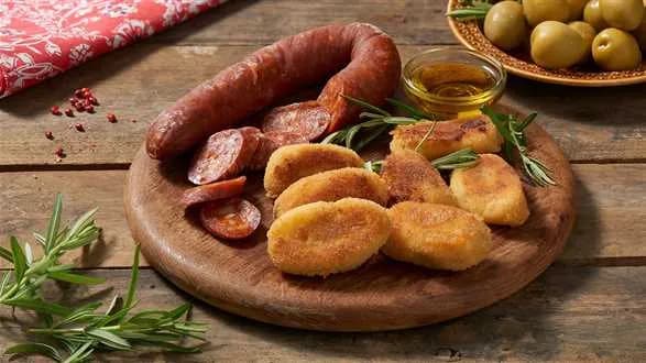 Croquetas z purée ziemniaczanym i chorizo