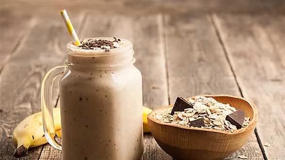 Koktajl odbudowujący – orzechowo-czekoladowy