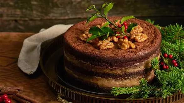 Czekoladowy tort orzechowo-jabłkowy