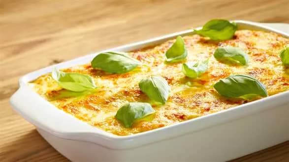 Lasagne z mozzarellą i suszonymi pomidorami