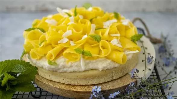 Ciasto wegańskie z kremem kokosowym i mango