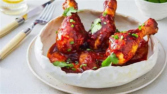 Kurczak z ananasem i sosem barbecue