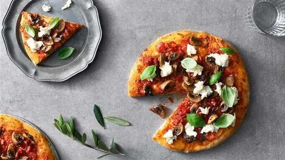 Minipizza z kabanosami