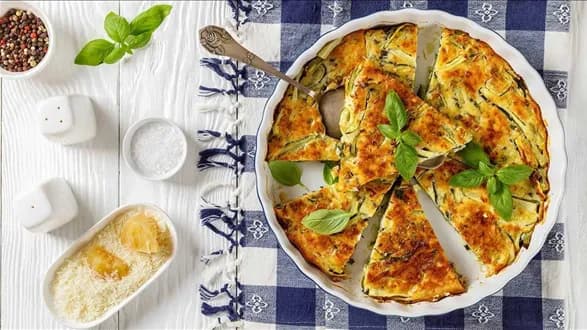 Placek z cukinii — scarpaccia
