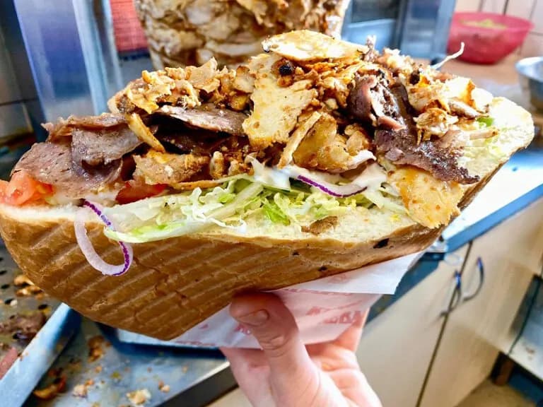 Najlepsze miejsca na piri piri kebab – gdzie warto zjeść i uniknąć rozczarowań