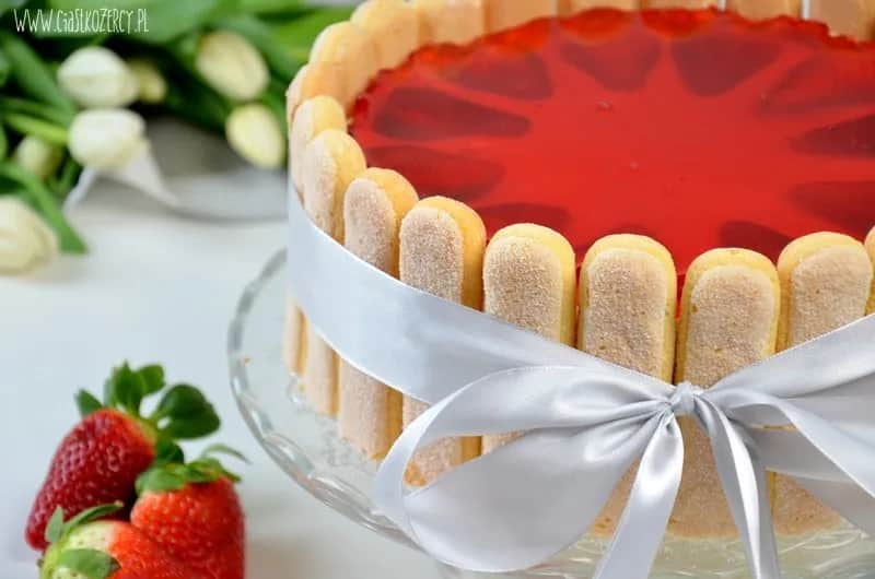 Kiedy wylać galaretkę na ciasto, aby uniknąć psucia deseru? Kiedy wylać galaretkę na ciasto, aby uniknąć psucia deseru?