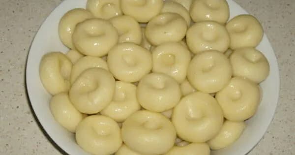 Ile gotować kluski śląskie mrożone, by były idealnie miękkie?