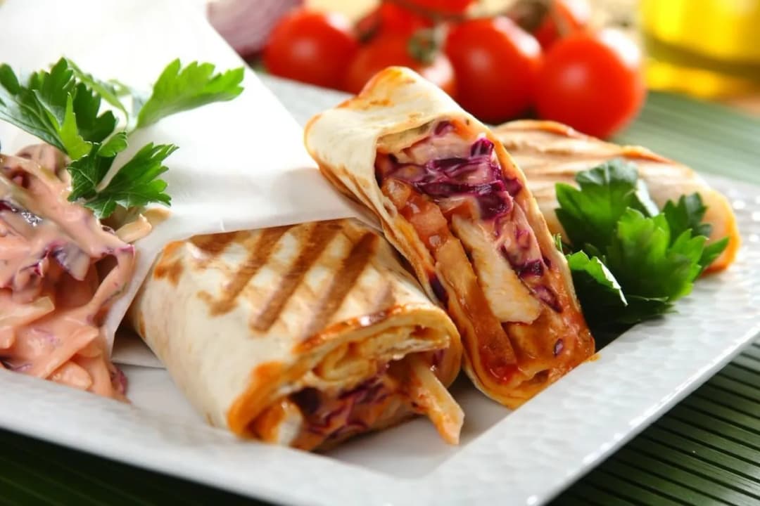 Jak zrobić idealne ciasto na kebab – prosty przepis krok po kroku